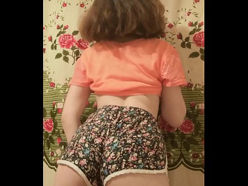 ❤️ Tânără sexy care se dezbracă de pantaloni scurți în fața camerei de filmat at porn ro.sfera-uslug39.ru ☑